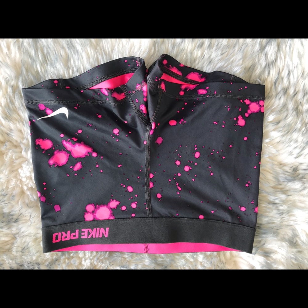 Nike dry fit running short. Hot pink !